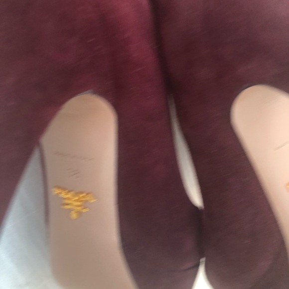 Gorgeous Prada Suede Platform Pumps - Burgundy Size 38 - 👠 - Picture 6 of 6